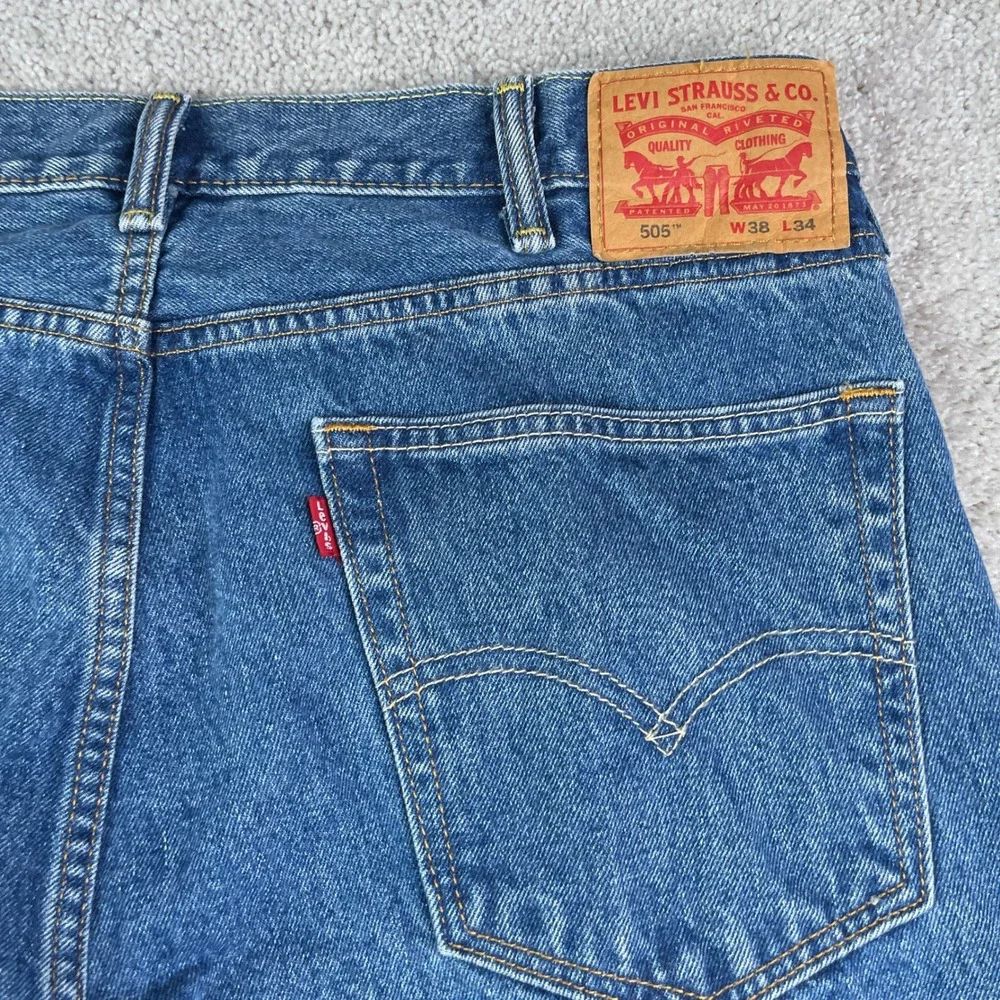 Levis 505 Jeans Mens 38x34 Blue Regular Fit Straight Leg Denim Classic Everyday